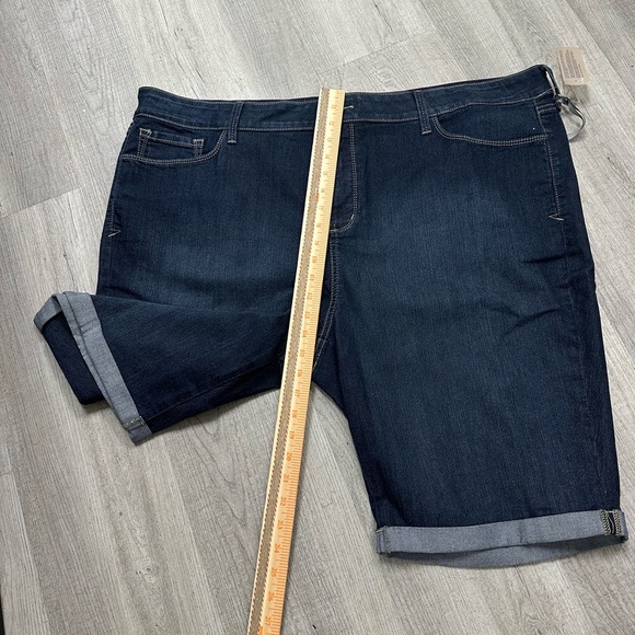 NYDJ Not Your Daughter’s Jeans Denim Shorts – Size 24W - Picture 3 of 11